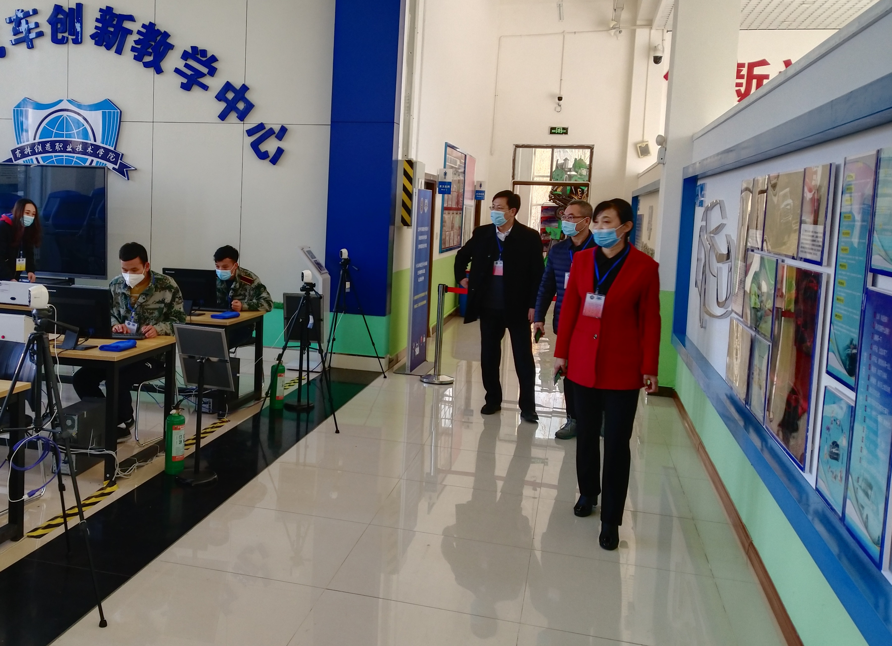 副校长张辉指导智能新能源汽车职业技能等级证书考评工作